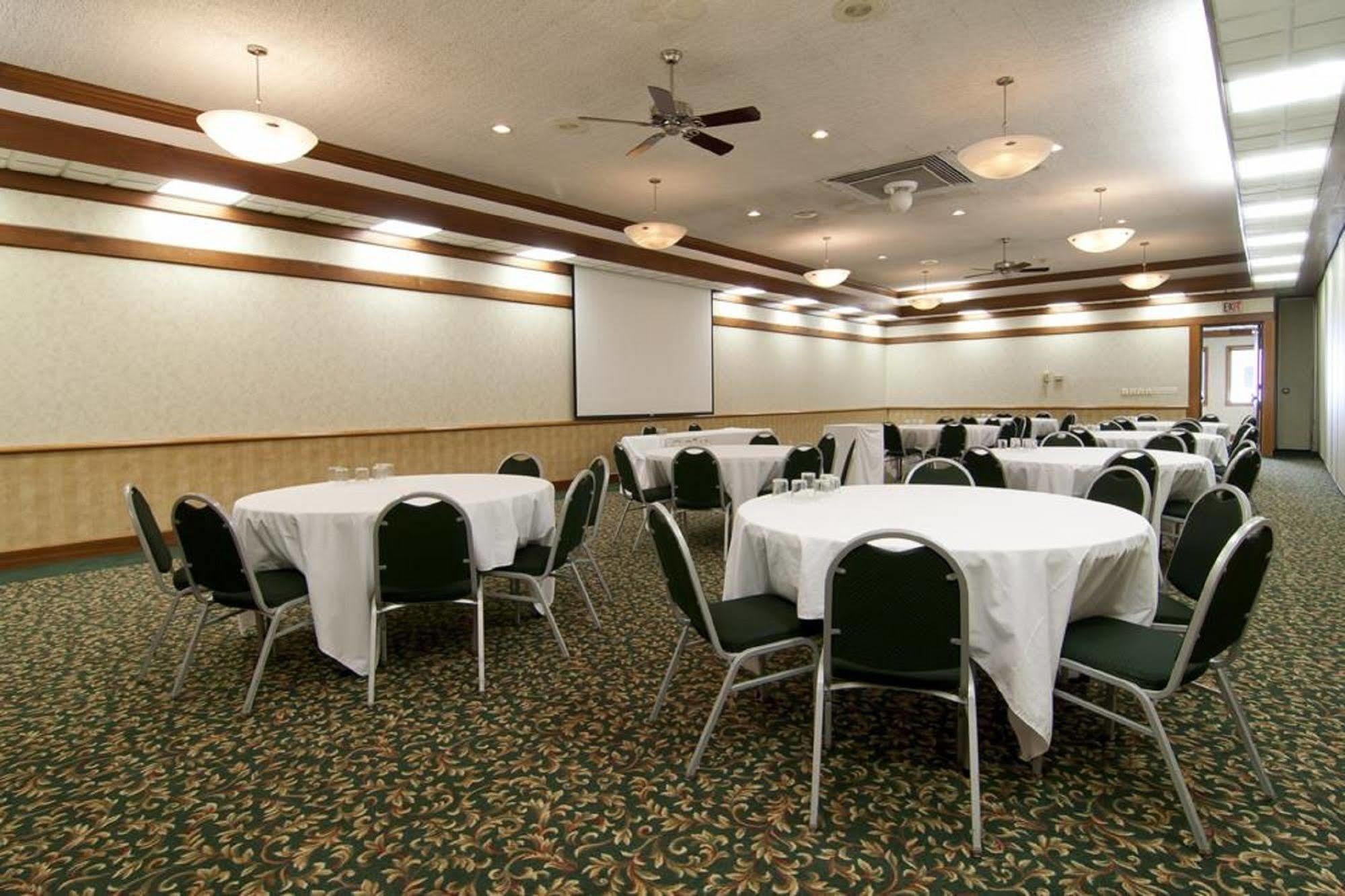 Norwood Inn & Suites Mankato North Mankato Eksteriør billede